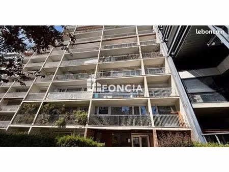 balcon exposé ouest-vue dégagée