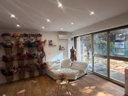 vente local commercial 13010 53m2