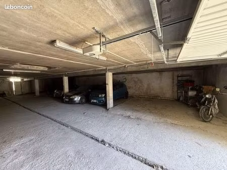 parking/box brignoles