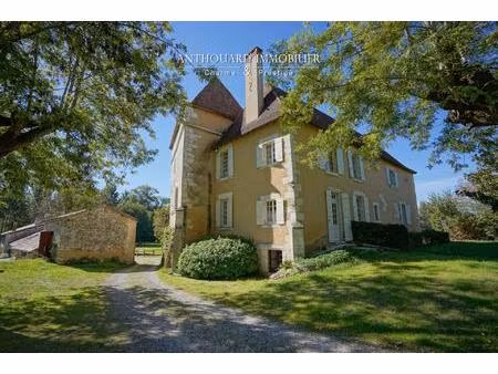 superbe maison forte  piscine sur 7 4ha