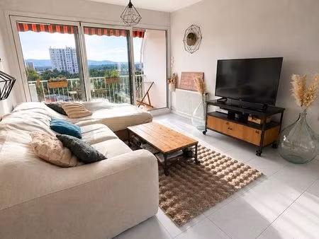 ? lyon 5ème champvert - t3 de 75 m² - 2 balcons - vue dégagée - parking privatif - cave - 