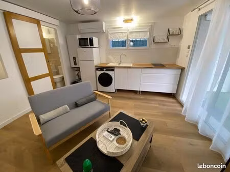 grand studio à louer- parking privé