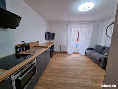 t1/2 + parking privé et jardin résidentiel
