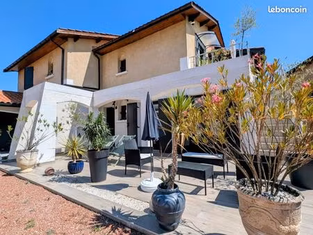 propriété 9 pièces 205 m²