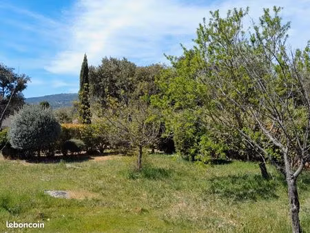 terrain 1 300 m² gareoult