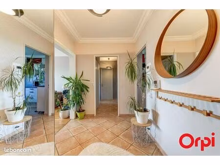 appartement 3 pièces 80 m²