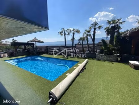 villa 10 pièces 235 m²