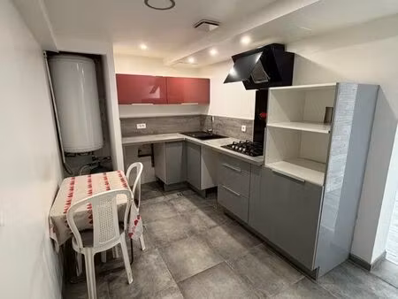 appartement t3 meublé de 80 m² avec jardin – couteron