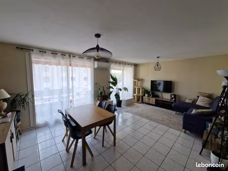 lyon 7 : t3/t4 de 72 5 m² avec balcon  cave et stationnement – résidence calme  tram et mé