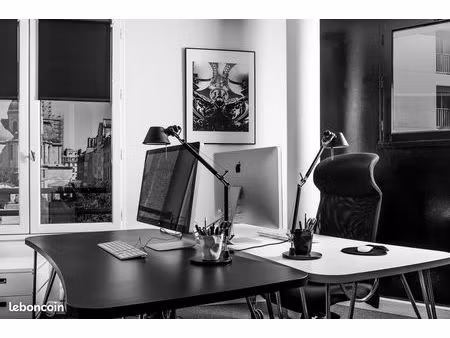 1 ou 2 postes de travail dans une agence de design