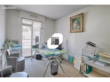 bureau 96 m²