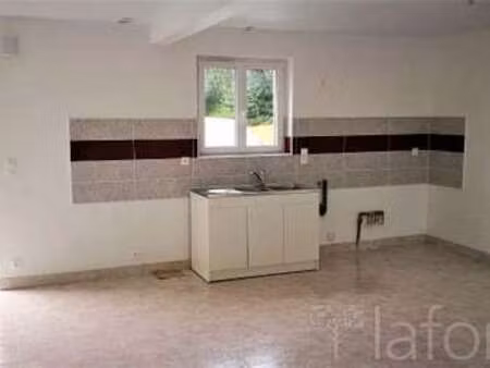location maison à quemper-guézennec (22260) : à louer / 64m² quemper-guézennec