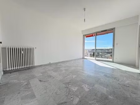 a louer nice ouest/ av sainte marguerite 4 pieces avec parking et terrasse