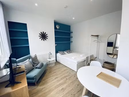 tres beau studio meuble entierement refait