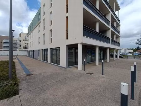 location commerce charnay les macon 71000 24m²