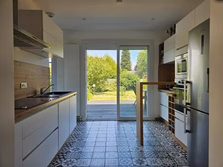 pavillon sur sous-sol complet 3 chambres  terrain 850m²