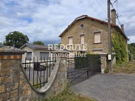 grande maison familiale au bord du canal
