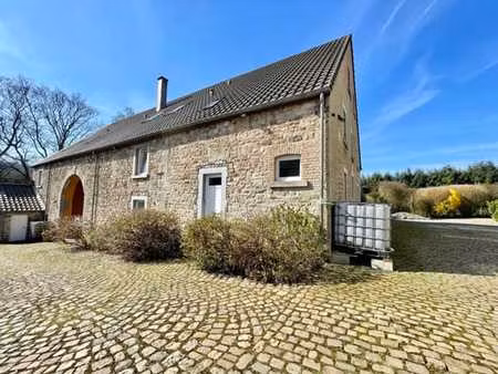 charmante maison 3 chambres avec jardin et parking