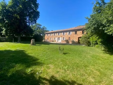 corps de ferme / maison t7 rénovée à lavalette