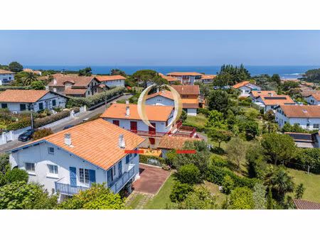 saint jean de luz - maison avec jardin arboré à proximité de la plage.