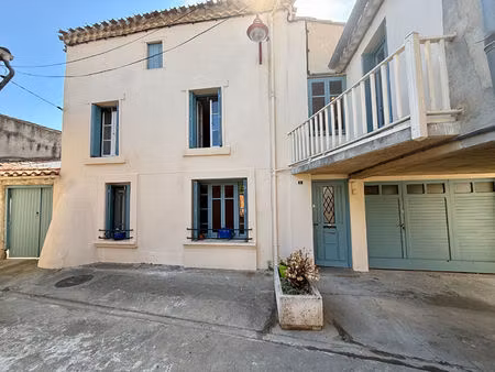 maison de village avec cour garage remise annexe indépendante aménageable en studio à vend