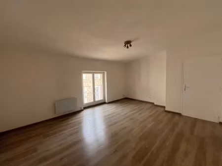 location appartement 2 pièces 42 m² à jouques (13490)