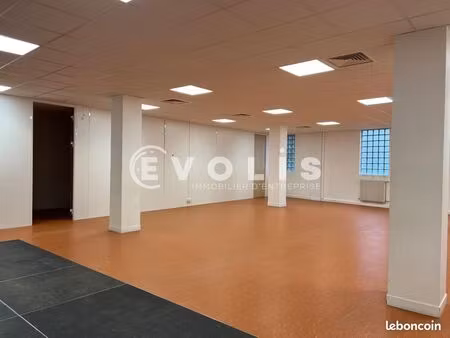 bureau 602 m²