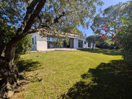 location maison 4 pièces 163 m² à mougins (06250)