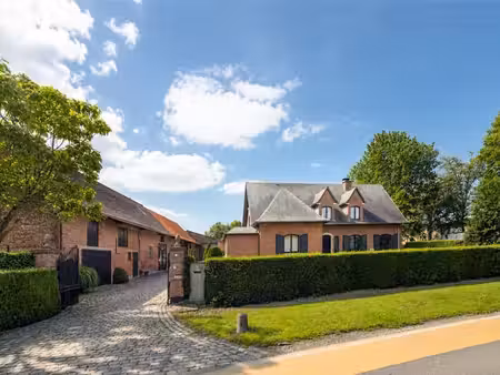 woning met magazijn en optioneel weides te huur