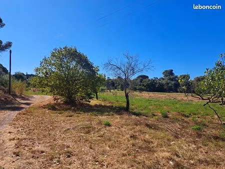 terrain 404 m² fréjus