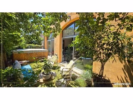 maison 9 pièces 396 m²