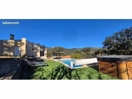 6 pièces - 150 m² - le plan-de-la-tour 83120