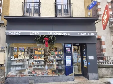 vente locaux professionnels 3 pièces 44 m² à châtelguyon (63140)  218 000 €