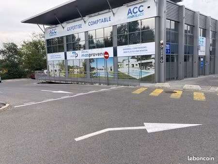local commercial d’angle 247m² - rn7 roquebrune - emplacement n°1 - loyer : 4 900 ht