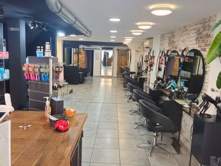 a vendre fonds de commerce salon de coiffure et beauté à la crau (83)