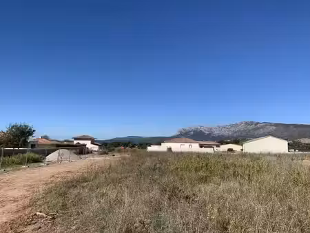 vente terrain 500 m² à pourrières (83910)  204 900 €