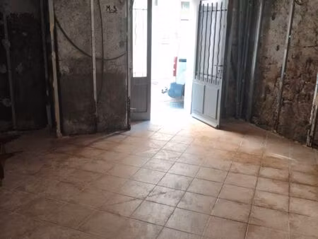 local d'activité / stockage – 20 m² + cave de 40 m² – 290 /mois