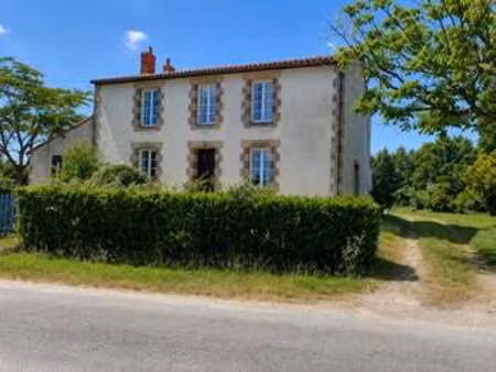 vente maison à aubigny-les-clouzeaux (85430) : à vendre / 170m² aubigny-les-clouzeaux