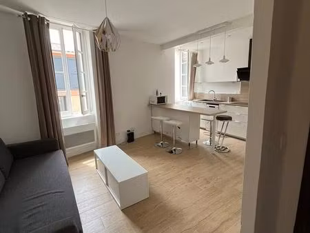 t2 meublé hyères centre  40m² + grenier