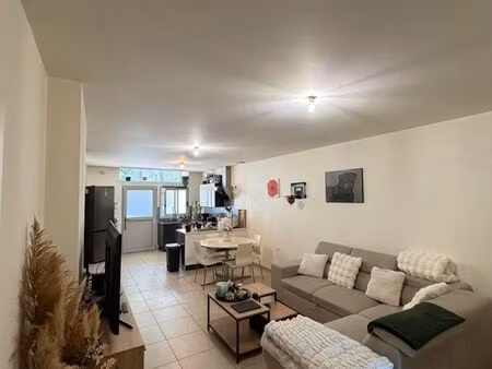 t3 de 65m2- non meublé- 650/ mois