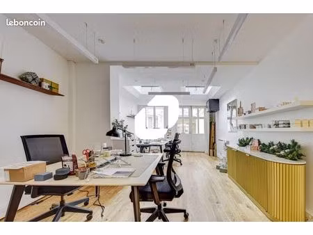 bureau 97 m²