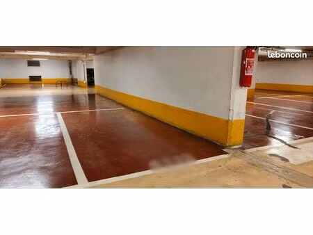 grande place de parking centre commercial italie 2