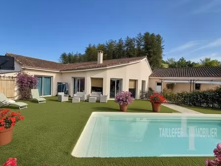 villa de plain-pied 210 m² avec piscine et vue panoramique