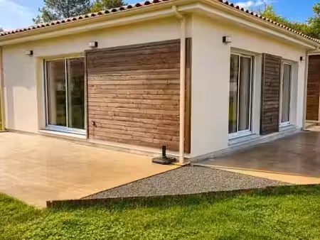 location meublée maison 5 pièces 112.43 m² à gaillan-en-médoc (33340)  1 050 €
