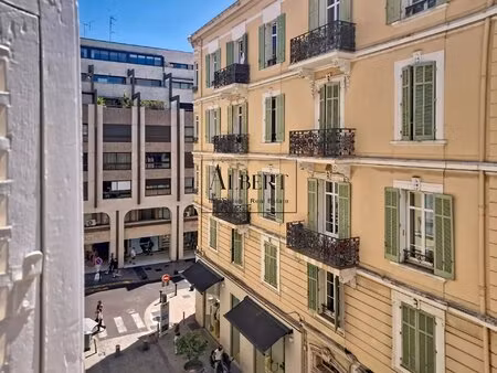 cannes centre – superbe 2 pièces à deux pas de la croisette et de la rue d’antibes