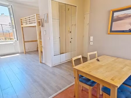 studio / cannes av des anglais