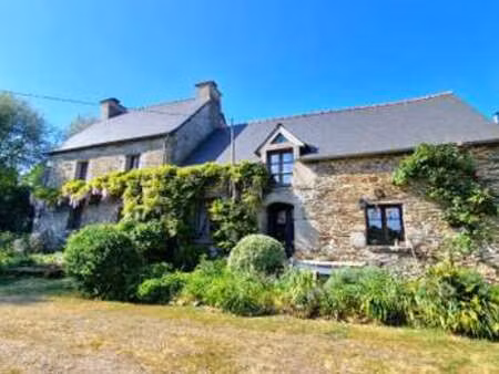 vente maison à saint-caradec (22600) : à vendre / 172m² saint-caradec