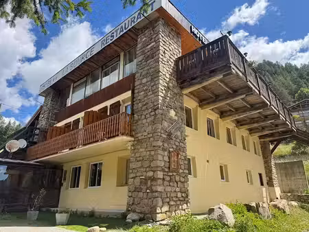 vente immeuble 20 pièces 604 m² à la foux d'allos (04260)  580 000 €
