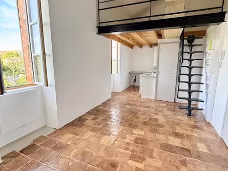 location appartement 2 pièces 40 m² à vaison-la-romaine (84110)  600 €