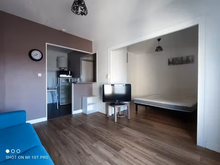 location appartement 1 pièce 35 m² à pouzauges (85700)  350 €